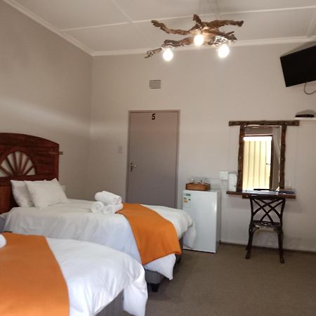 Gobabis Die Windpomp Guesthouse מראה חיצוני תמונה