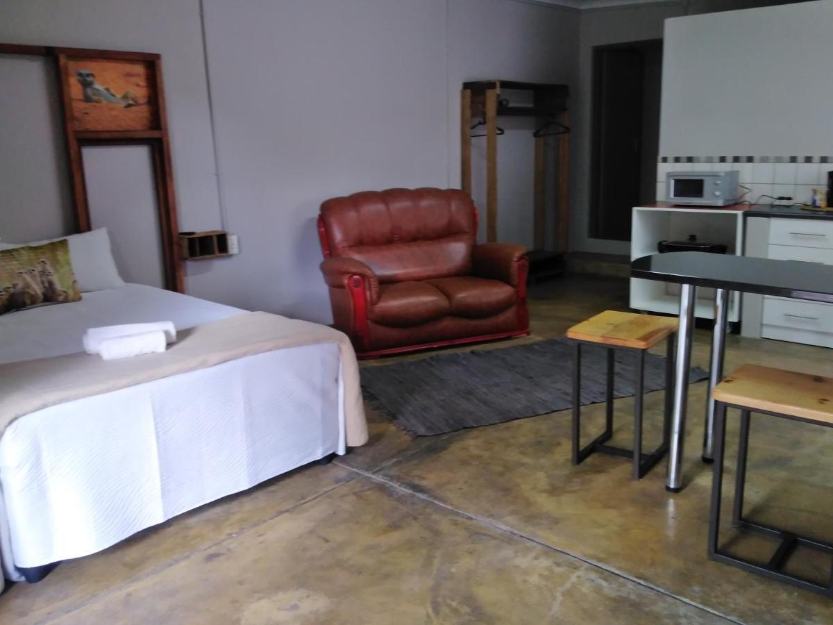 Gobabis Die Windpomp Guesthouse מראה חיצוני תמונה