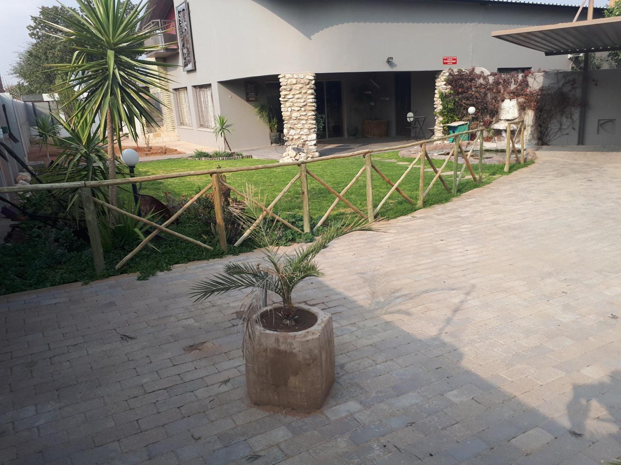 Gobabis Die Windpomp Guesthouse מראה חיצוני תמונה